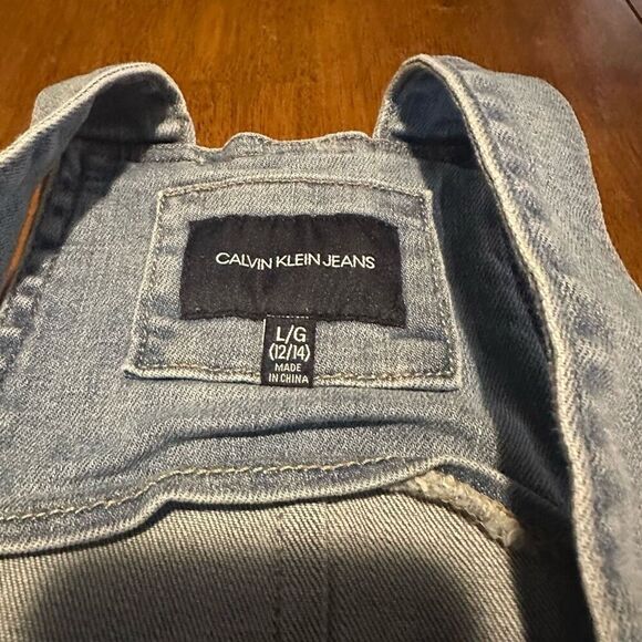 Calvin Klein Girls Distressed Stretch Denim Short Bib Overalls Size L 12/14 - Picture 7 of 11